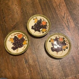 Decorative tiny plates